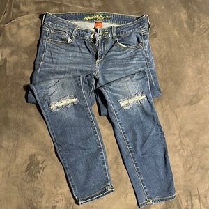 Arizona Jeans distressed knee skinny